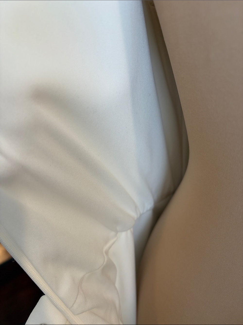 Adrianna Papell white mini dress with 3/4 sleeves with feather accents bow SZ 6 - Picture 11 of 11